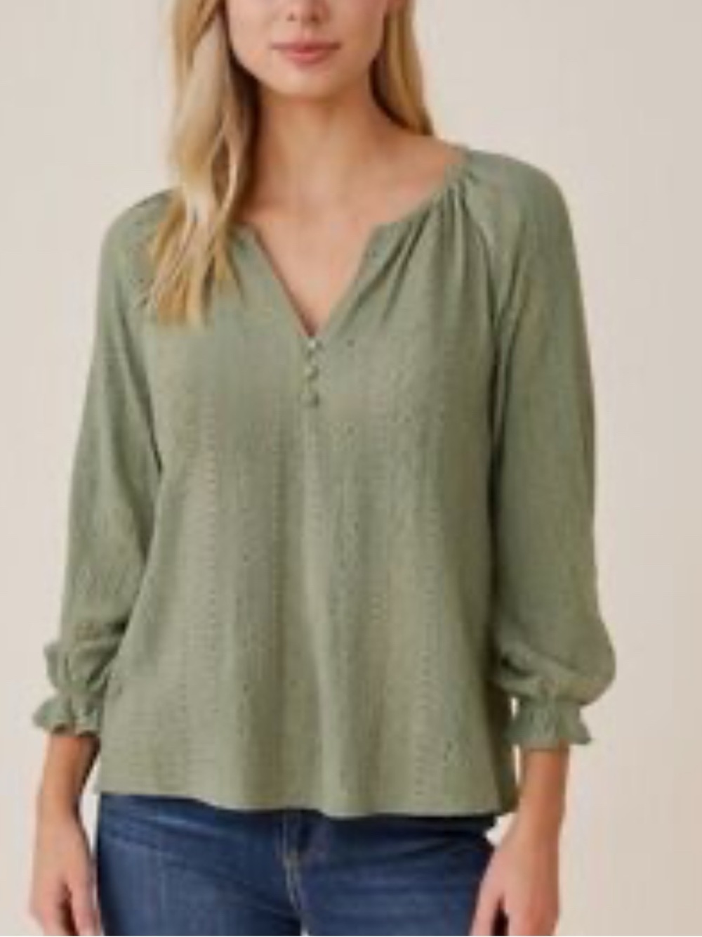 Gorgeous Frye textured sage green blouse with ruffled cuffs size XL !!